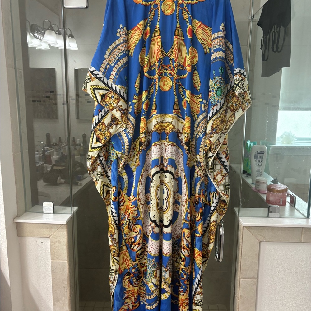 Elegant Blue and Gold Patterned Kaftan